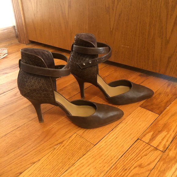 Fergie Shoes | Ankle Strap Pointed Toe Pumps | - Picture 2 of 10